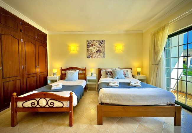 Villa em Albufeira - ALBUFEIRA SUMMER VILLA 1 WITH POOL by HOMING Villa em Albufeira - ALBUFEIRA SUMMER VILLA 1 WITH POOL by HOMING