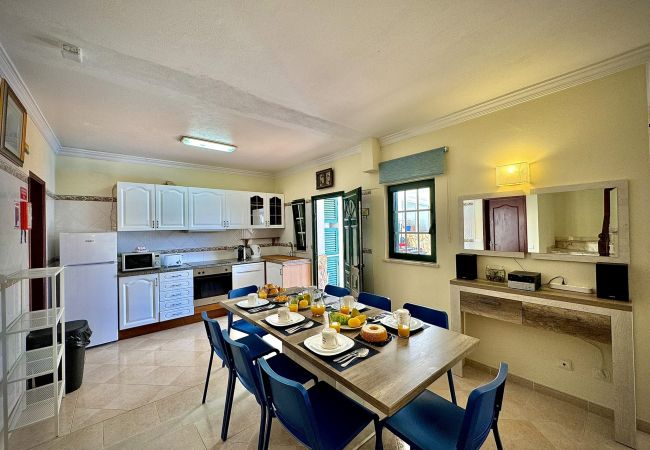 Villa em Albufeira - ALBUFEIRA SUMMER VILLA 1 WITH POOL by HOMING Villa em Albufeira - ALBUFEIRA SUMMER VILLA 1 WITH POOL by HOMING