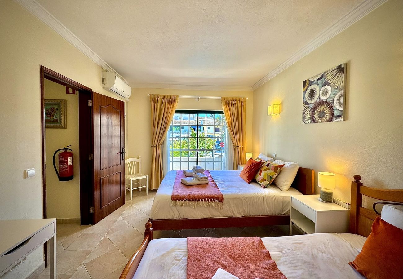 Villa em Albufeira - ALBUFEIRA SUMMER VILLA 1 WITH POOL by HOMING