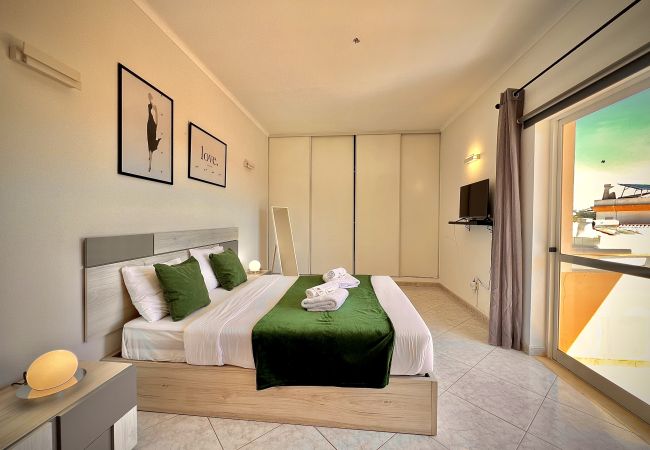 Apartamento em Albufeira - ALBUFEIRA MARINA SOL WITH POOL by HOMING Apartamento em Albufeira - ALBUFEIRA MARINA SOL WITH POOL by HOMING