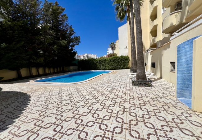 Apartamento em Albufeira - ALBUFEIRA MARINA SOL WITH POOL by HOMING Apartamento em Albufeira - ALBUFEIRA MARINA SOL WITH POOL by HOMING