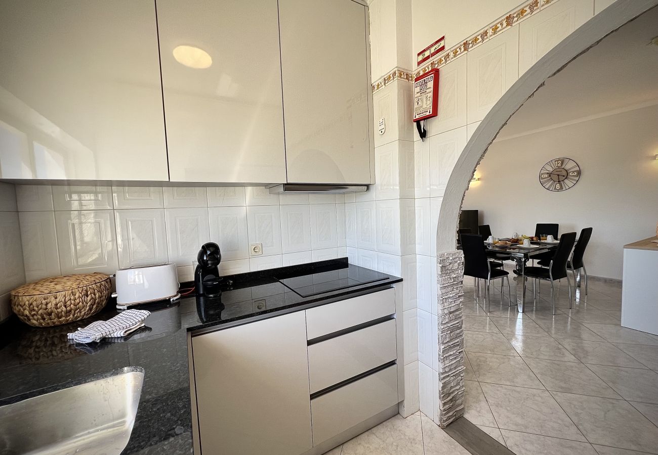 Apartamento em Albufeira - ALBUFEIRA MARINA SOL WITH POOL by HOMING
