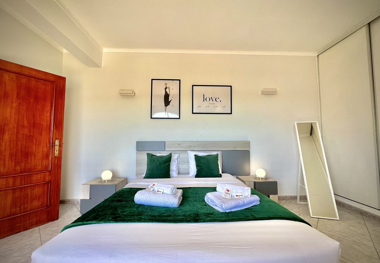 Apartamento em Albufeira - ALBUFEIRA MARINA SOL WITH POOL by HOMING
