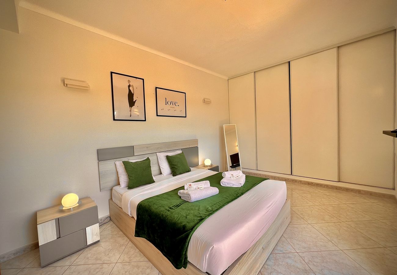 Apartamento em Albufeira - ALBUFEIRA MARINA SOL WITH POOL by HOMING