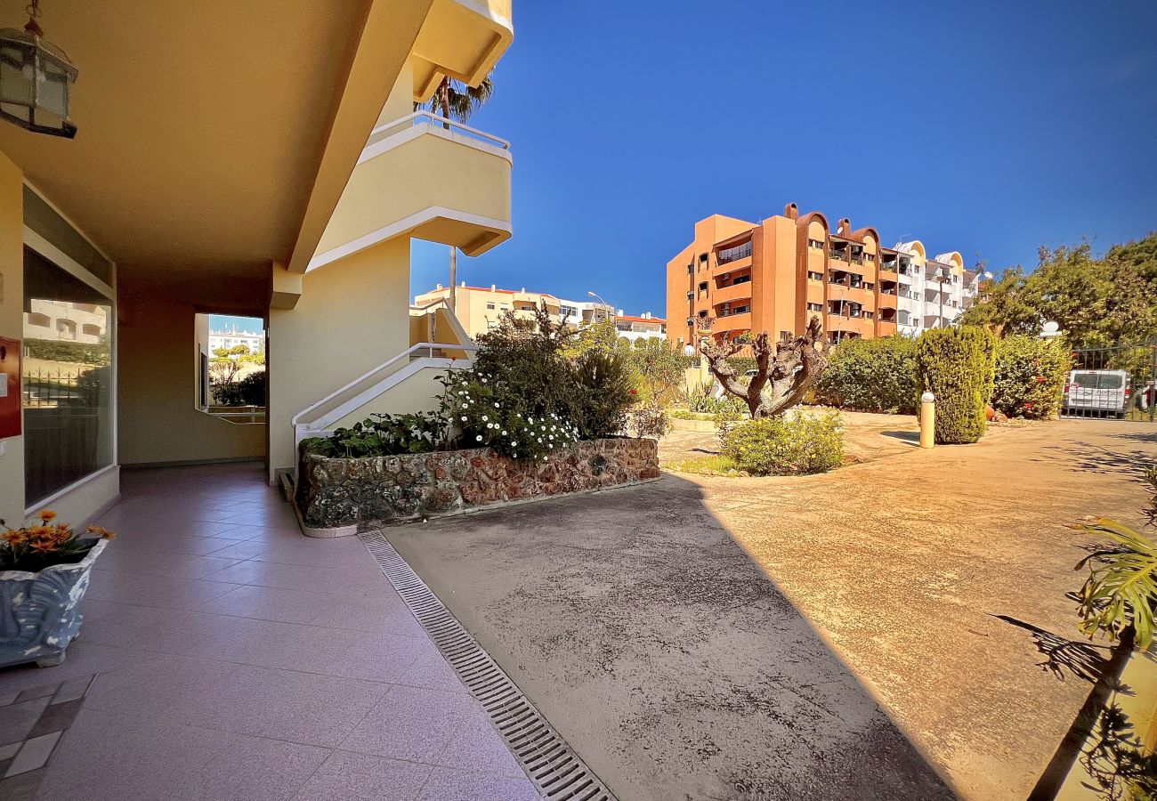 Apartamento em Albufeira - ALBUFEIRA MARINA SOL WITH POOL by HOMING