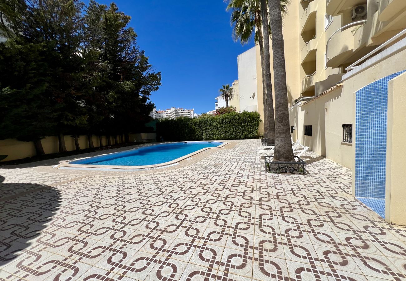 Apartamento em Albufeira - ALBUFEIRA MARINA SOL WITH POOL by HOMING