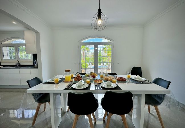 Villa em Quarteira - QUARTEIRA PREMIUM VILLA WITH POOL by HOMING Villa em Quarteira - QUARTEIRA PREMIUM VILLA WITH POOL by HOMING