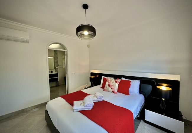 Villa em Quarteira - QUARTEIRA PREMIUM VILLA WITH POOL by HOMING Villa em Quarteira - QUARTEIRA PREMIUM VILLA WITH POOL by HOMING