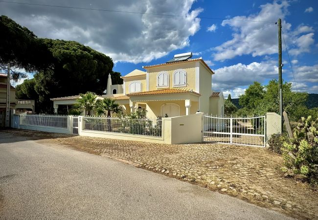 Villa em Quarteira - QUARTEIRA PREMIUM VILLA WITH POOL by HOMING Villa em Quarteira - QUARTEIRA PREMIUM VILLA WITH POOL by HOMING