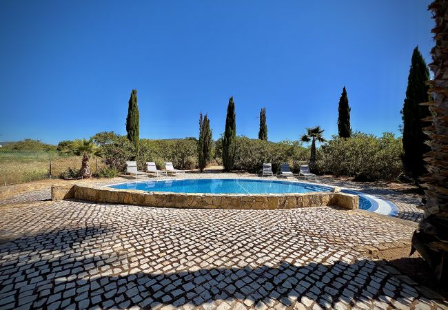 Villa em Quarteira - QUARTEIRA PREMIUM VILLA WITH POOL by HOMING Villa em Quarteira - QUARTEIRA PREMIUM VILLA WITH POOL by HOMING