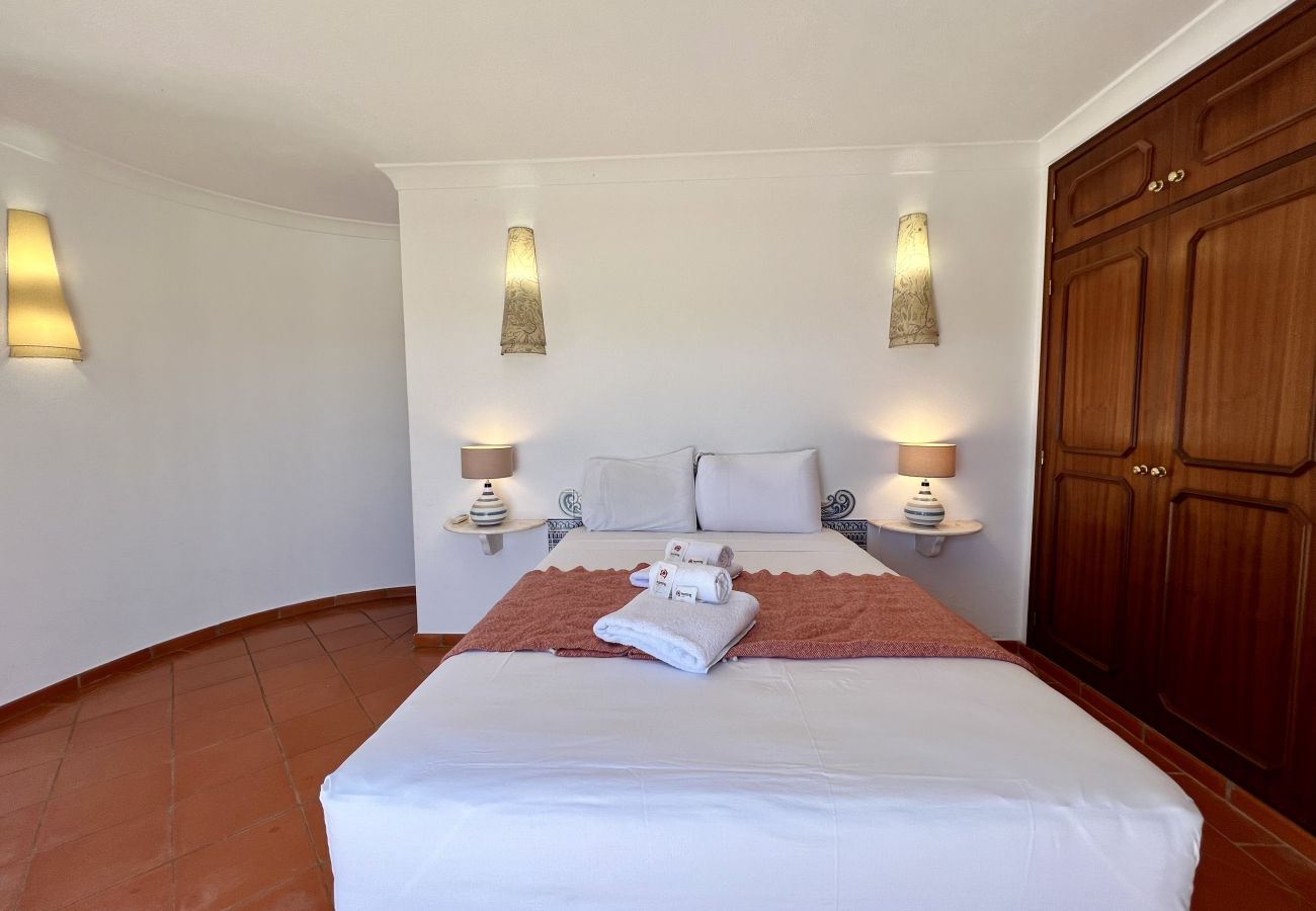 Villa em Mexilhoeira da Carregação - ALVOR TRADITIONAL VILLA WITH POOL by HOMING