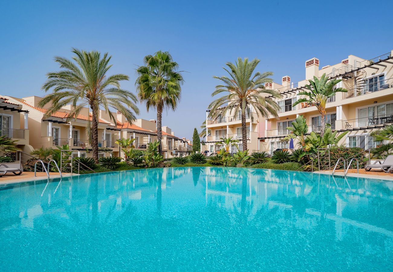 Apartamento em Vilamoura - VILAMOURA GARDEN APARTMENT WITH POOL by HOMING