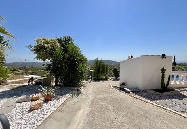 Villa em São Brás de Alportel - ALGARVE PREMIUM VILLA WITH POOL by HOMING Villa em São Brás de Alportel - ALGARVE PREMIUM VILLA WITH POOL by HOMING