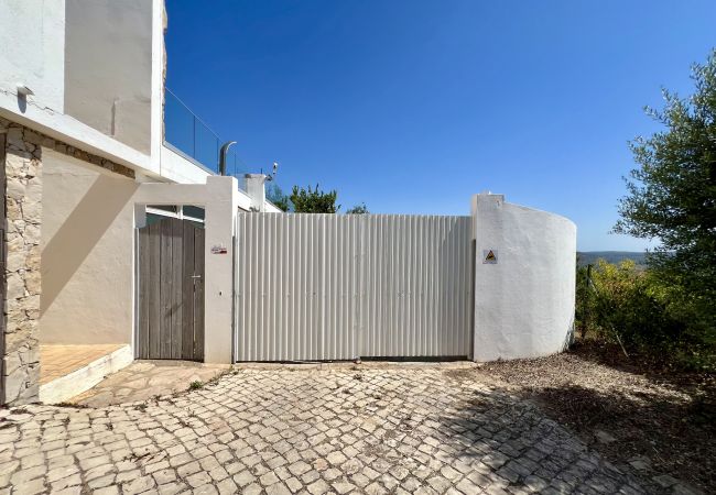 Villa em São Brás de Alportel - ALGARVE PREMIUM VILLA WITH POOL by HOMING Villa em São Brás de Alportel - ALGARVE PREMIUM VILLA WITH POOL by HOMING