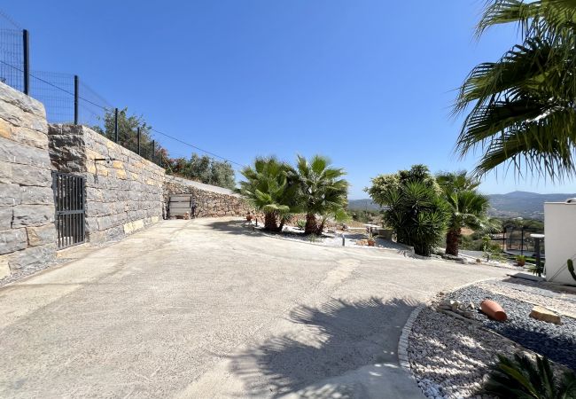 Villa em São Brás de Alportel - ALGARVE PREMIUM VILLA WITH POOL by HOMING Villa em São Brás de Alportel - ALGARVE PREMIUM VILLA WITH POOL by HOMING