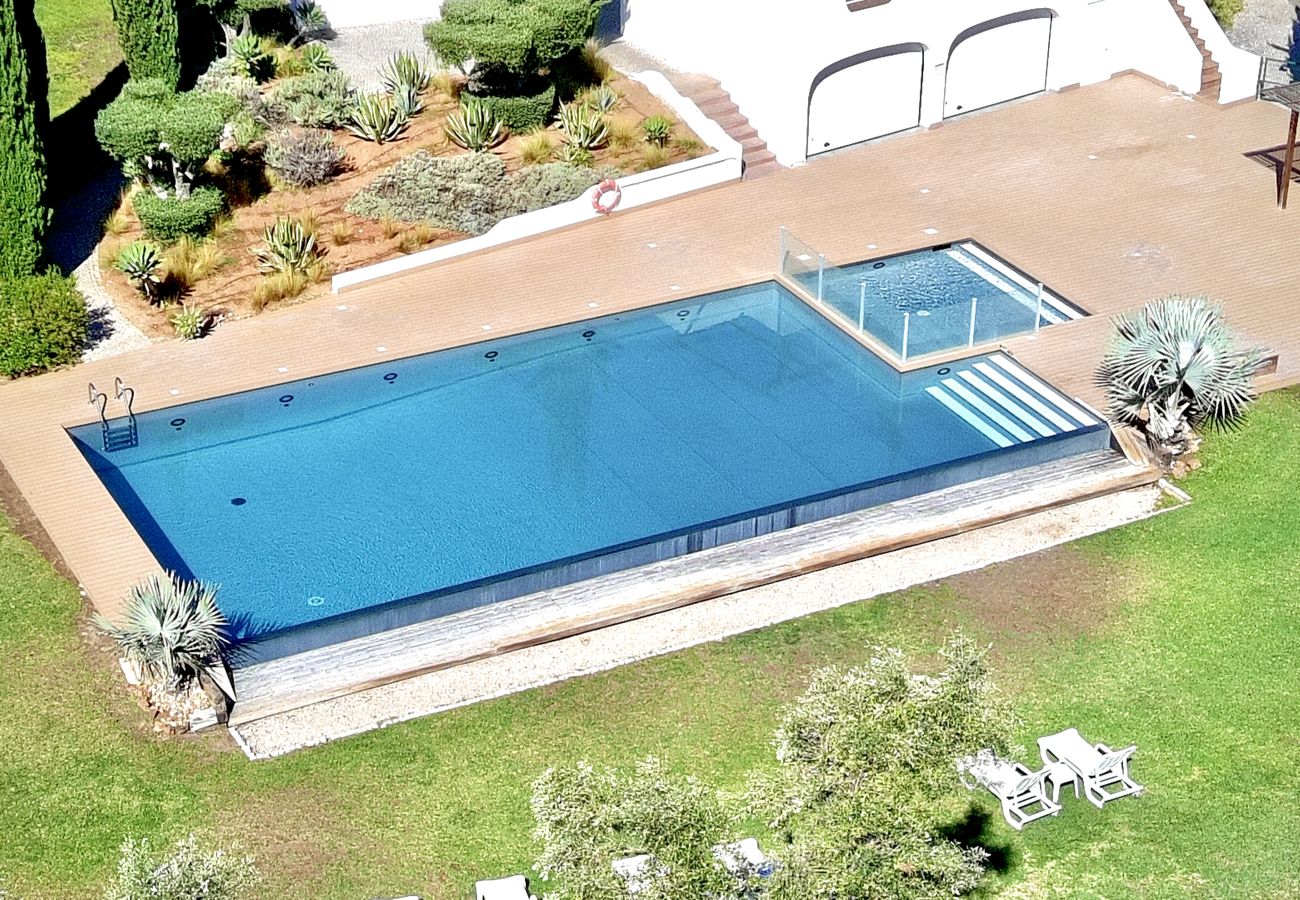 Villa em Vilamoura - VILAMOURA CLUB VILLA 2 WITH POOL by HOMING