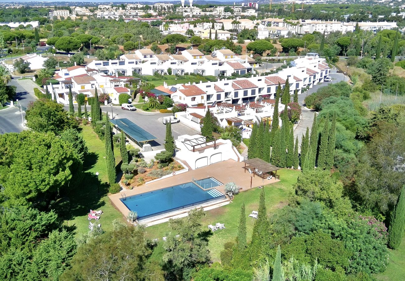 Villa em Vilamoura - VILAMOURA CLUB VILLA 2 WITH POOL by HOMING