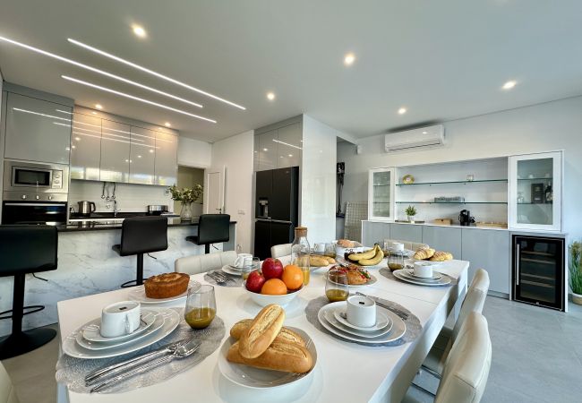 Apartamento em Quarteira - QUARTEIRA DELUXE WITH POOL by HOMING Apartamento em Quarteira - QUARTEIRA DELUXE WITH POOL by HOMING