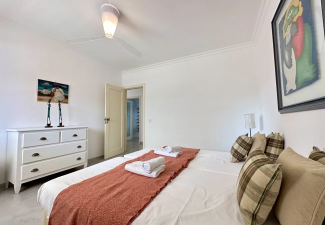 Apartamento em Vilamoura - VILAMOURA GRAND TERRACE WITH POOL by HOMING Apartamento em Vilamoura - VILAMOURA GRAND TERRACE WITH POOL by HOMING