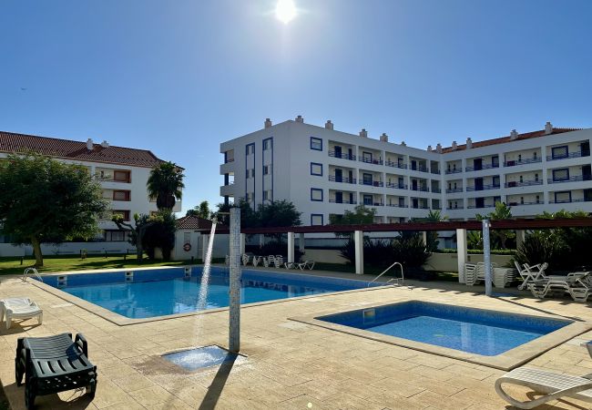 Apartamento em Vilamoura - VILAMOURA GRAND TERRACE WITH POOL by HOMING Apartamento em Vilamoura - VILAMOURA GRAND TERRACE WITH POOL by HOMING