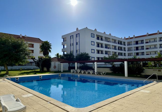 Apartamento em Vilamoura - VILAMOURA GRAND TERRACE WITH POOL by HOMING Apartamento em Vilamoura - VILAMOURA GRAND TERRACE WITH POOL by HOMING