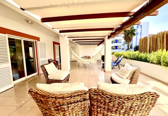 Apartamento em Vilamoura - VILAMOURA GRAND TERRACE WITH POOL by HOMING Apartamento em Vilamoura - VILAMOURA GRAND TERRACE WITH POOL by HOMING