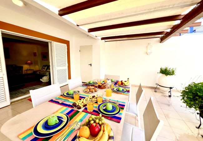 Apartamento em Vilamoura - VILAMOURA GRAND TERRACE WITH POOL by HOMING Apartamento em Vilamoura - VILAMOURA GRAND TERRACE WITH POOL by HOMING