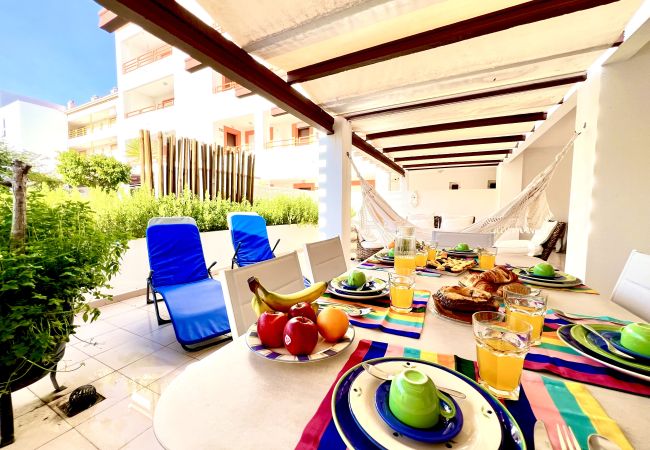 Apartamento em Vilamoura - VILAMOURA GRAND TERRACE WITH POOL by HOMING Apartamento em Vilamoura - VILAMOURA GRAND TERRACE WITH POOL by HOMING