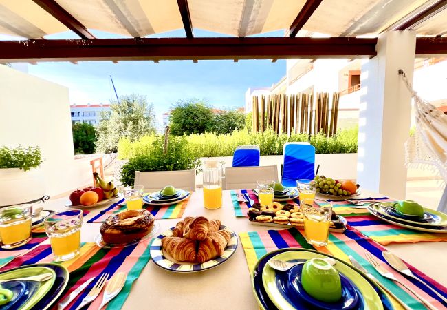 Apartamento em Vilamoura - VILAMOURA GRAND TERRACE WITH POOL by HOMING Apartamento em Vilamoura - VILAMOURA GRAND TERRACE WITH POOL by HOMING