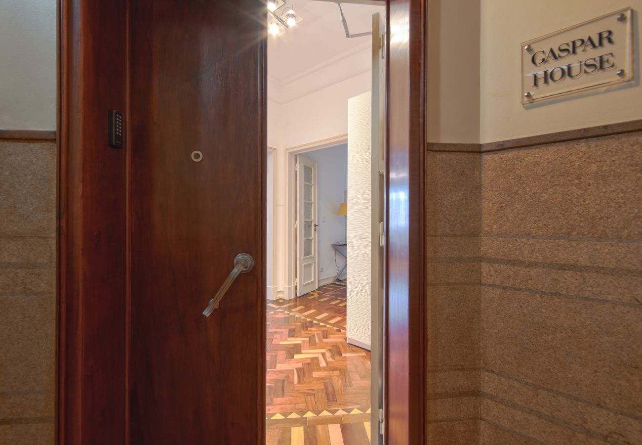 Quarto em Lisboa - GASPAR HOUSE I by HOMING