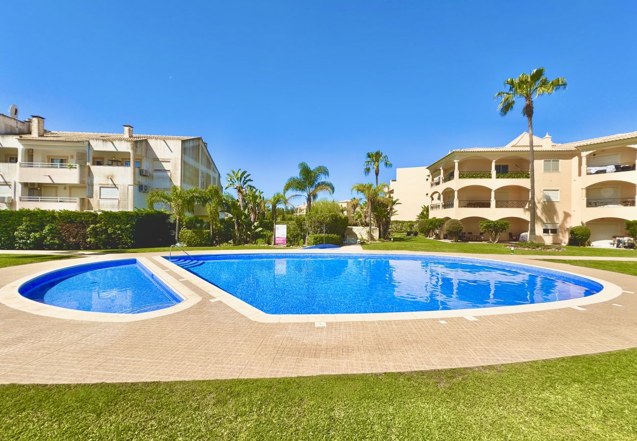 Apartamento em Vilamoura - VILAMOURA BEACH VILLAGE WITH POOL by HOMING