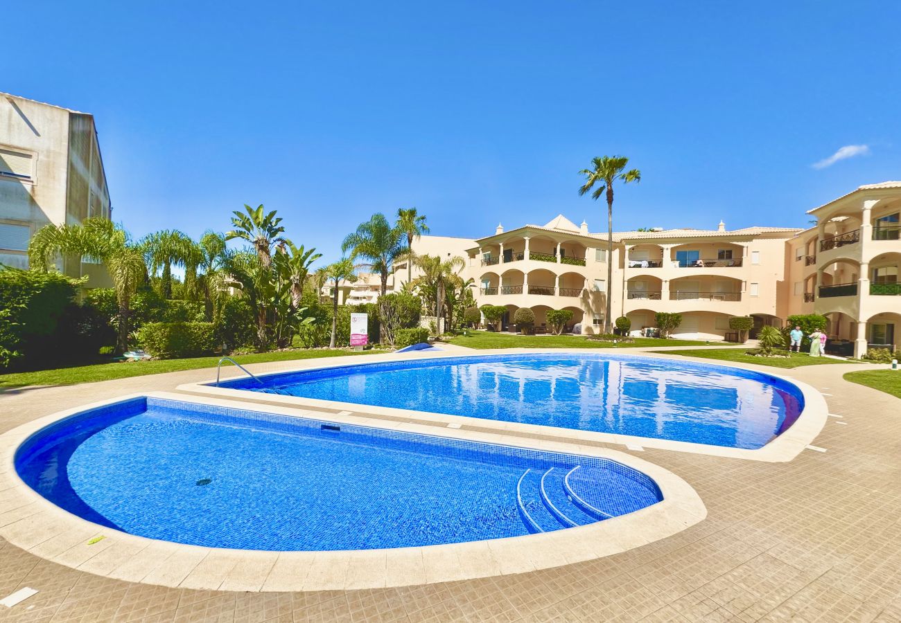 Apartamento em Vilamoura - VILAMOURA BEACH VILLAGE WITH POOL by HOMING