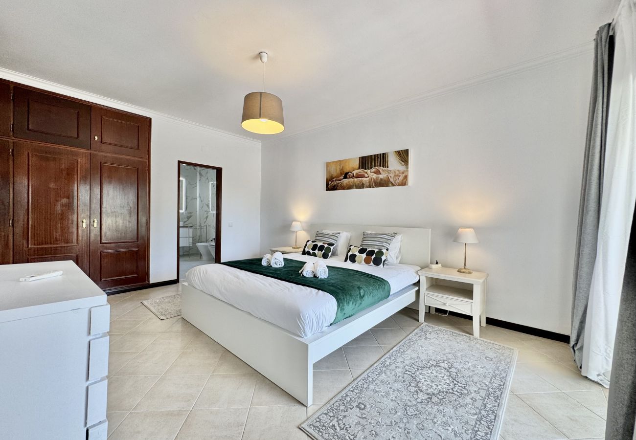 Villa em Quarteira - QUARTEIRA AMAZING VILLA WITH PRIVATE POOL by HOMIN