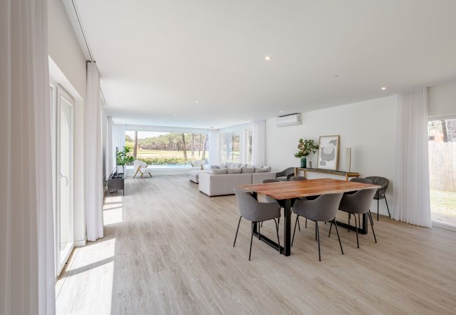 Villa em Aroeira - AROEIRA MODERN GRAND VILLA WITH POOL by Homing Villa em Aroeira - AROEIRA MODERN GRAND VILLA WITH POOL by Homing