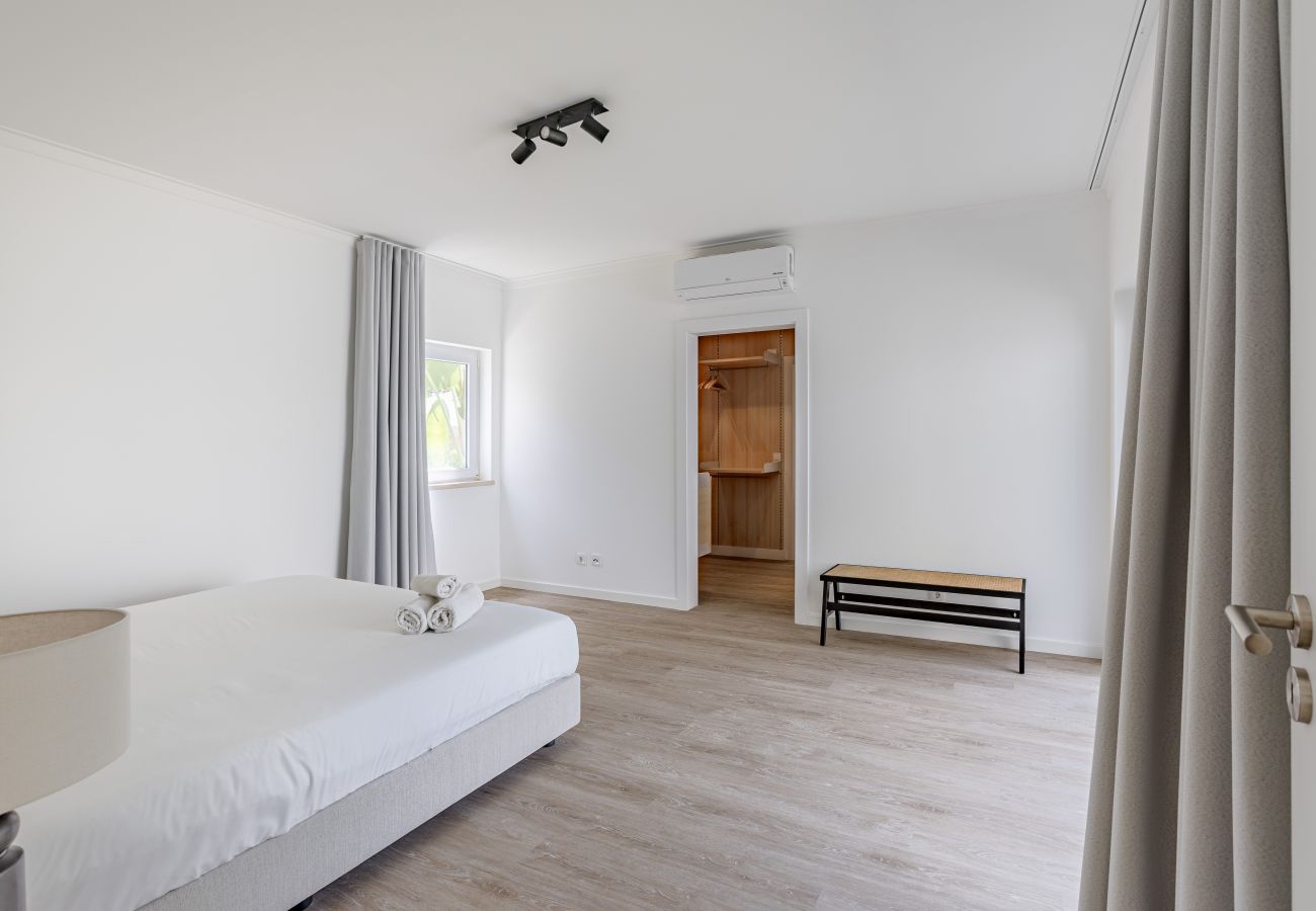 Villa em Aroeira - AROEIRA MODERN GRAND VILLA WITH POOL by Homing