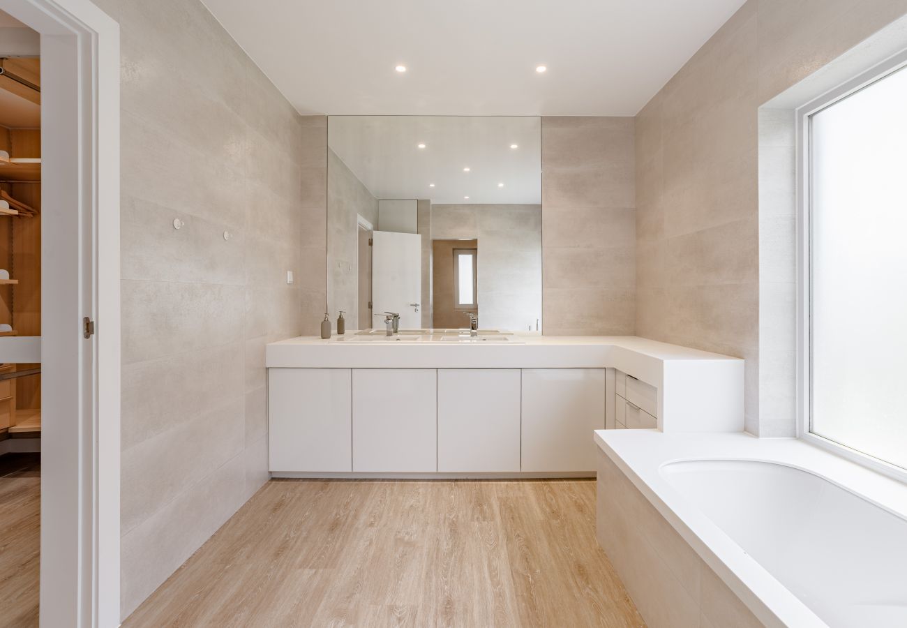 Villa em Aroeira - AROEIRA MODERN GRAND VILLA WITH POOL by Homing