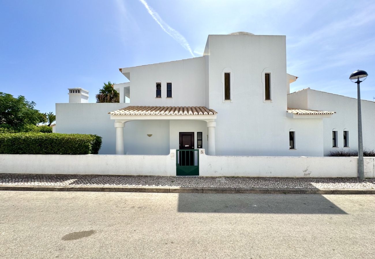 Apartamento em Albufeira - ALBUFEIRA SUMMER VILLA 3 WITH POOL by HOMING