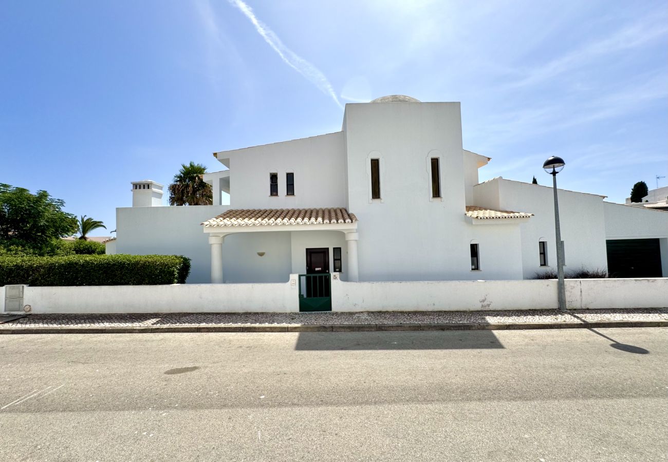 Apartamento em Albufeira - ALBUFEIRA SUMMER VILLA 3 WITH POOL by HOMING