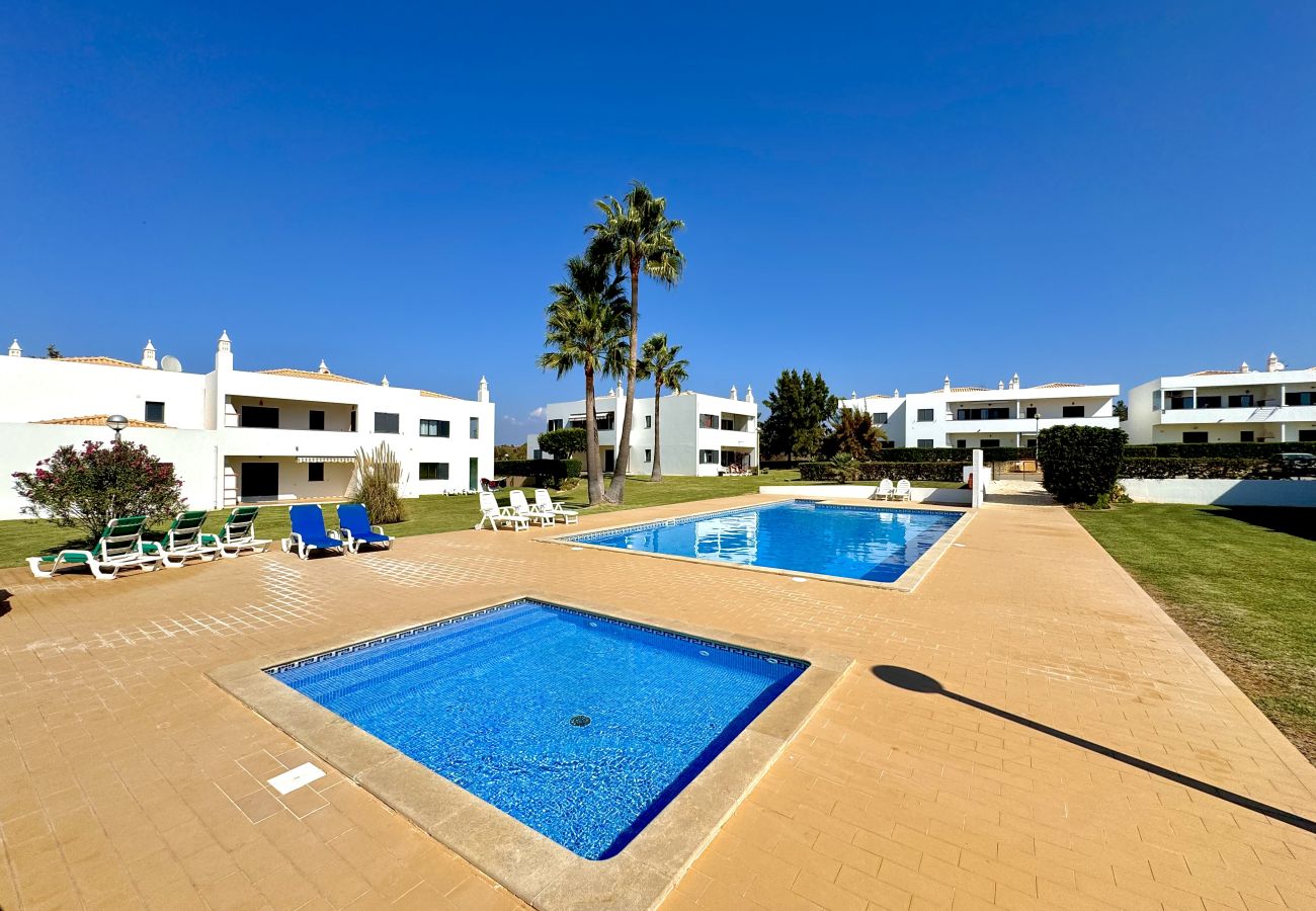 Apartamento em Pêra - PÊRA SECRET GARDEN 2 WITH POOL by HOMING
