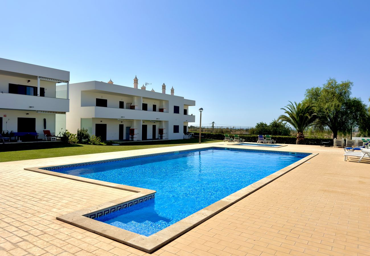 Apartamento em Pêra - PÊRA SECRET GARDEN 2 WITH POOL by HOMING
