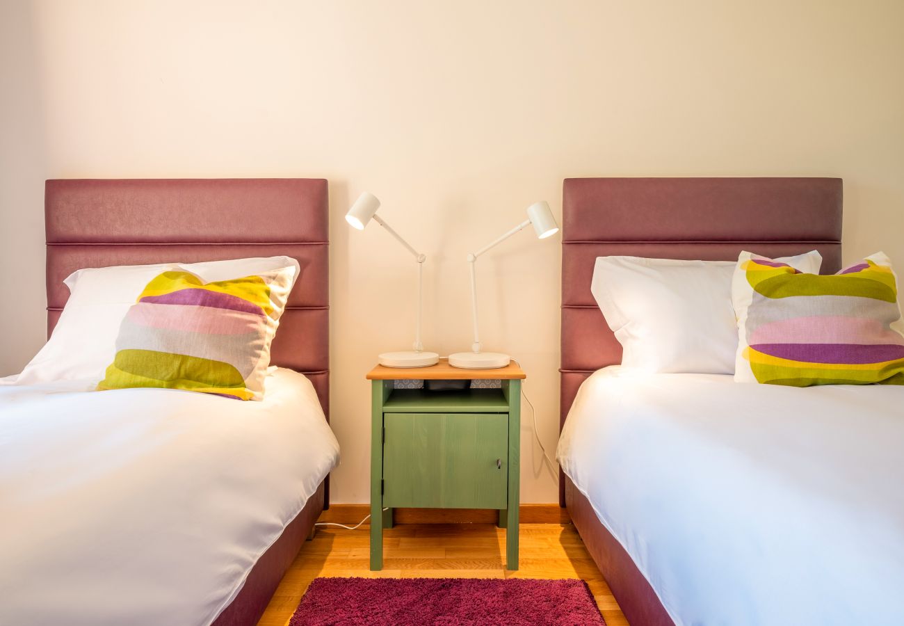 Apartamento em Almada - AROEIRA GARDEN by HOMING