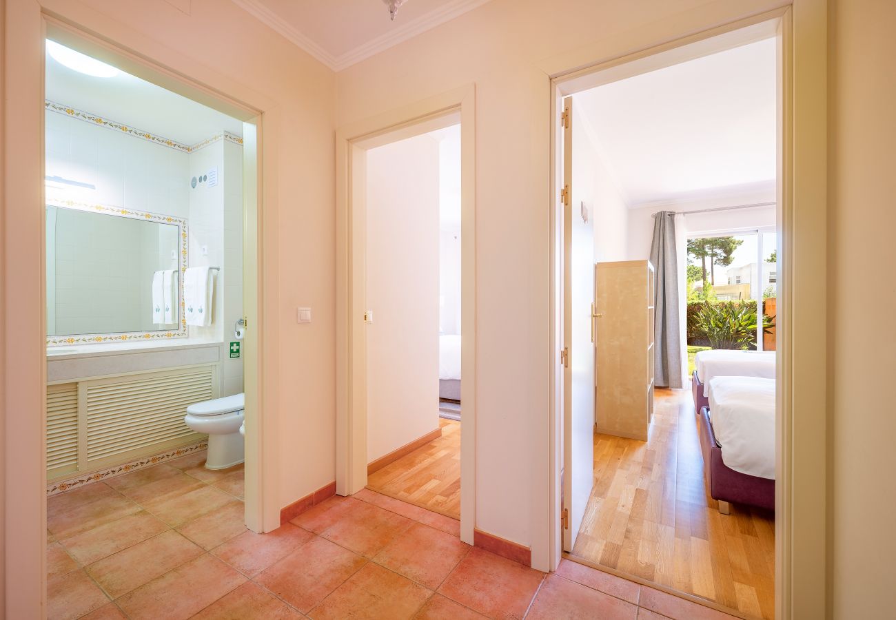 Apartamento em Almada - AROEIRA GARDEN by HOMING