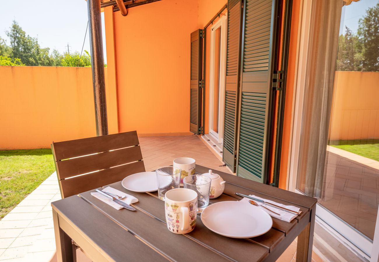 Apartamento em Almada - AROEIRA GARDEN by HOMING