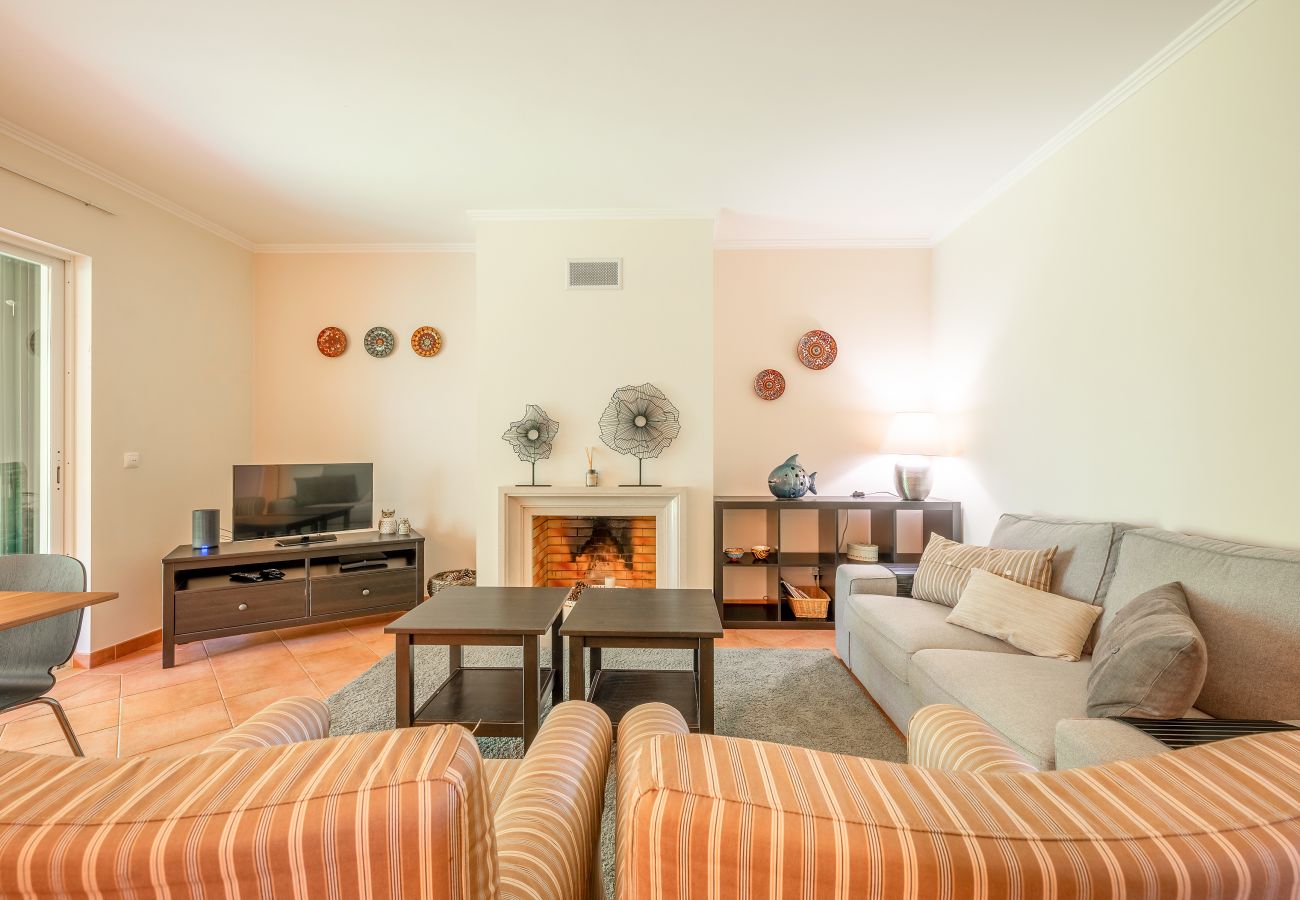 Apartamento em Almada - AROEIRA GARDEN by HOMING