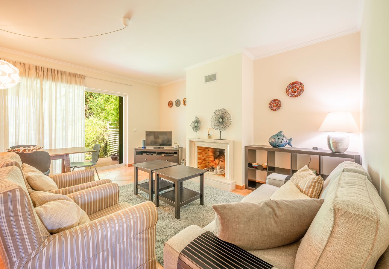 Apartamento em Almada - AROEIRA GARDEN by HOMING