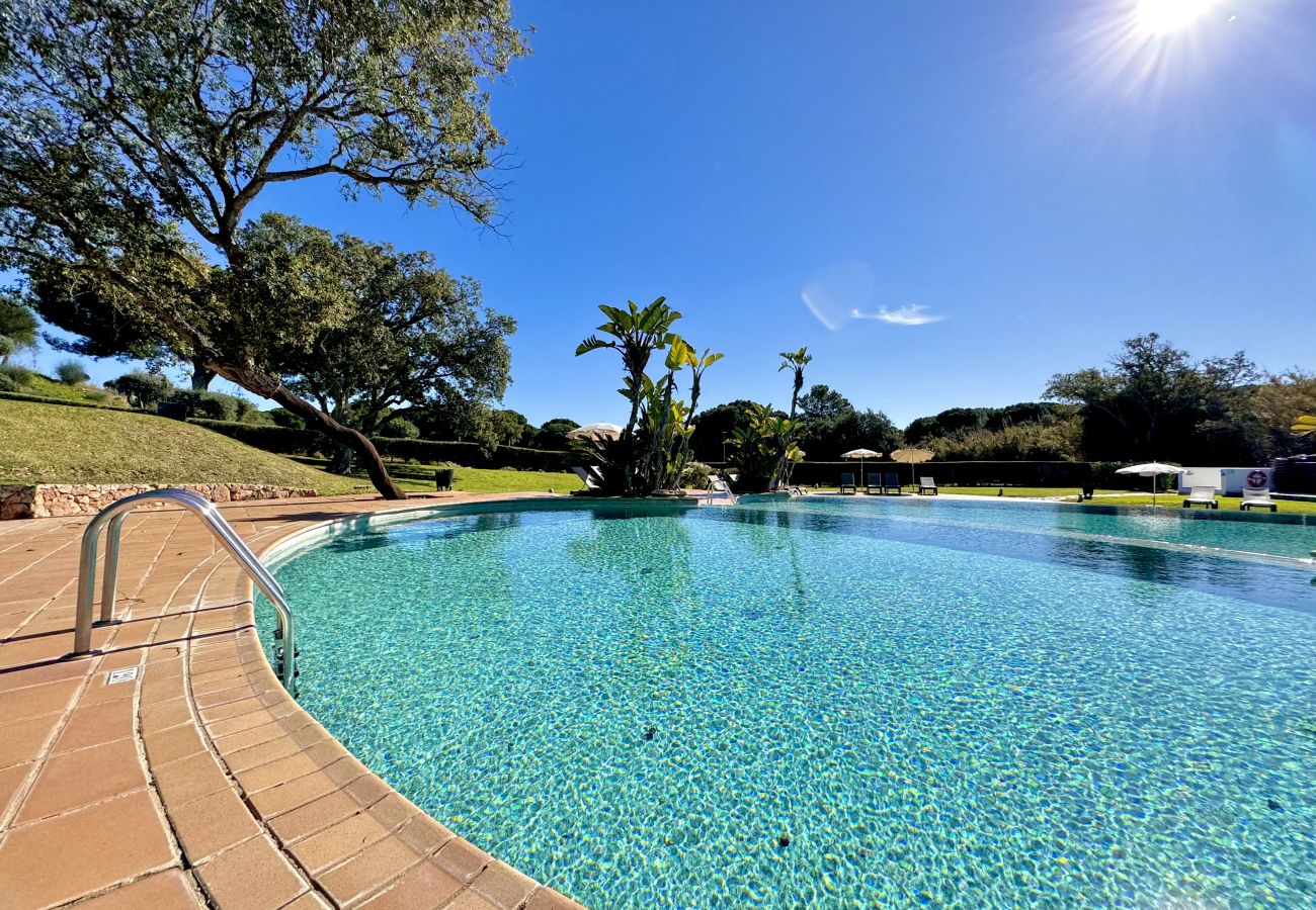 Apartamento em Albufeira - ALBUFEIRA BALAIA GOLF VILAGE 8 WITH POOL by Homing