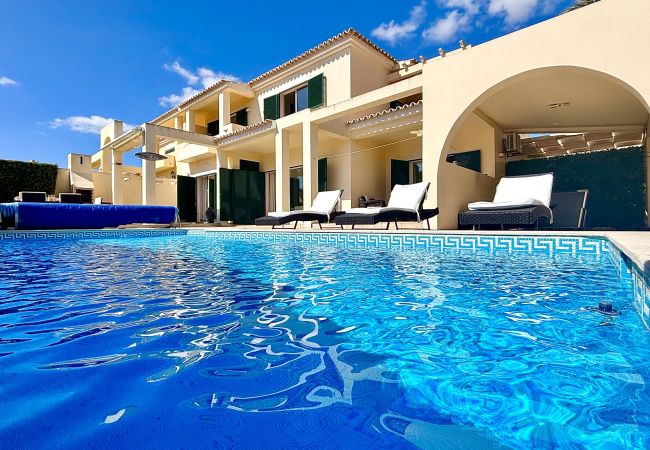 Apartamento em Vilamoura - VILAMOURA AMAZING GOLF VILLA 3 WITH POOL by HOMING