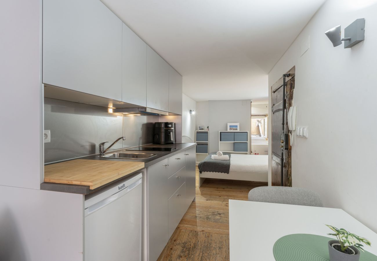 Apartamento em Lisboa - SANTOS STUDIO by Homing