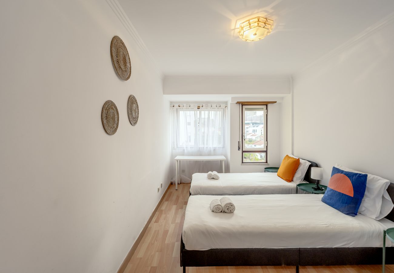 Apartamento em Lisboa - LARANJEIRAS GRAND APARTEMENT WITH PARKING by Homin