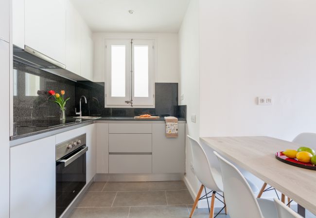 Apartment in Barcelona - DELUXE, central, boho, views, 3 bedrooms Apartment in Barcelona - DELUXE, central, boho, views, 3 bedrooms